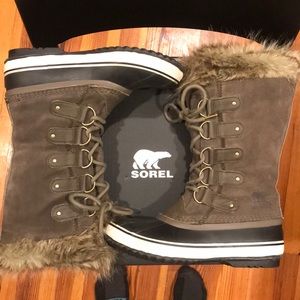 Sorel Taupe Winter Boots with Faux Fur
